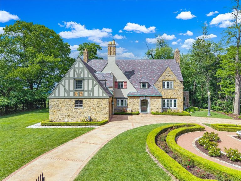 5128 N Prospect Rd in Peoria Heights — sold by The Heffron Group REALTORS® for $1,175,000 in July 2025.